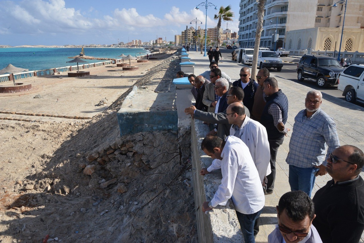 لجنة فنية لمراجعة جدوى الألسنة الصناعية بشواطئ مطروح