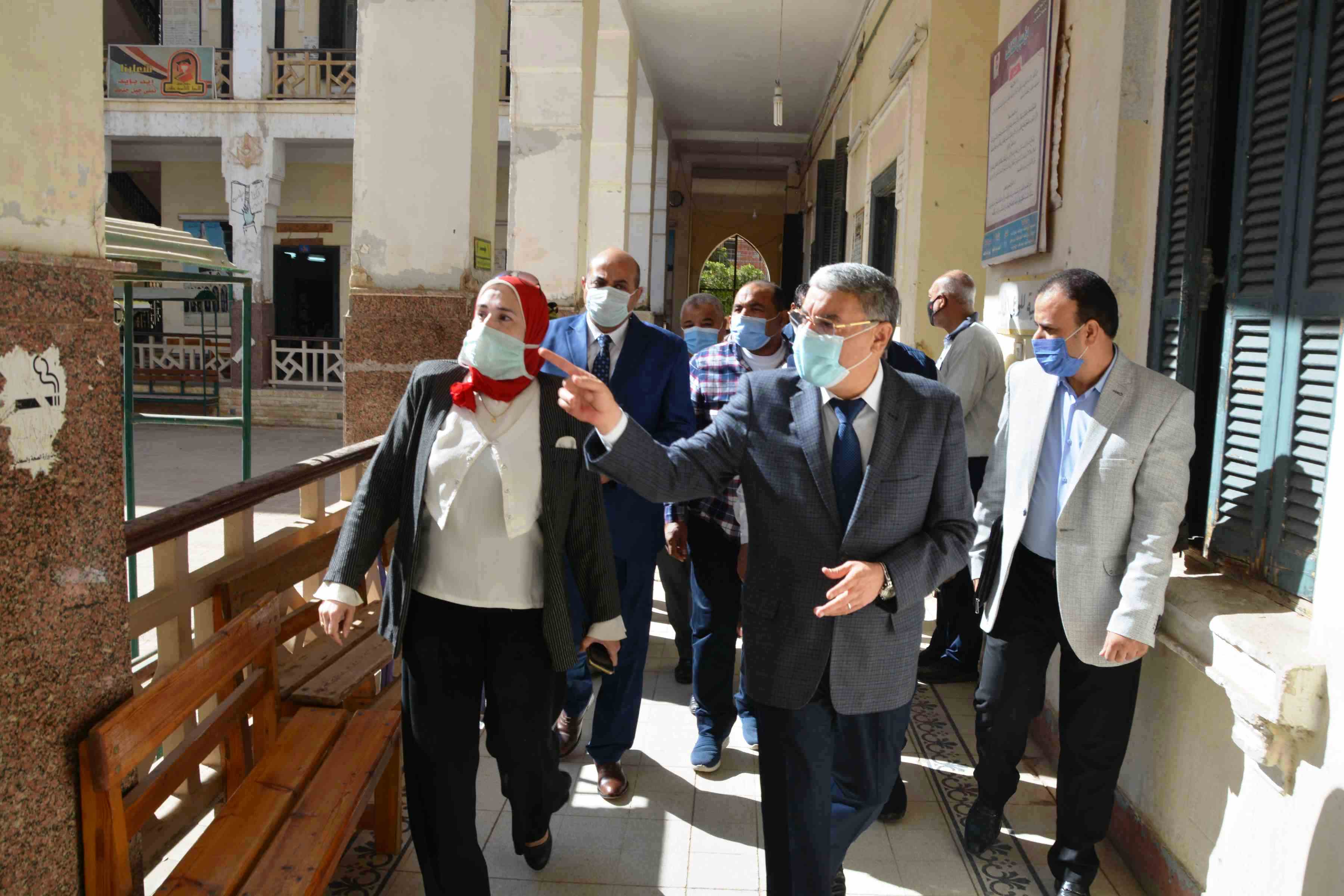 محافظ المنيا يتفقد لجان انتخابات الاعادة للتأكد من جاهزيتها