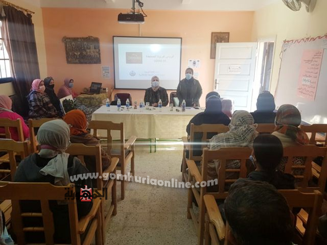 مديرة المركز شوقيه عبالدوهاب تتحدث للحضور