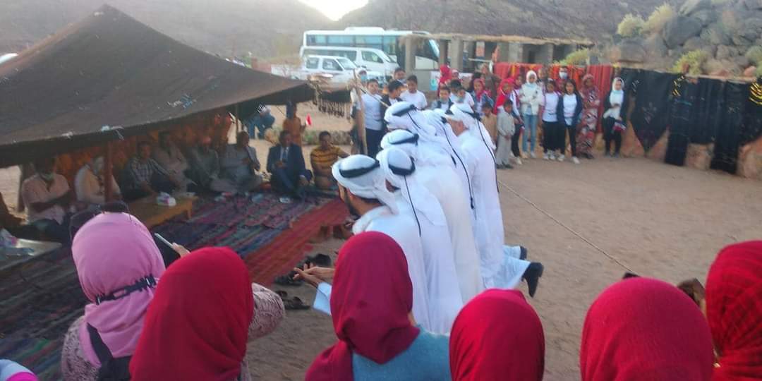 عبد الدايم تتابع فعاليات القوافل الثقافية بوديان سيناء