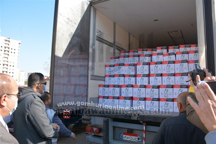 وصول أكبر قافلة للمساعدات الإنسانية للأسر الآولى بالرعاية بالدقهلية 