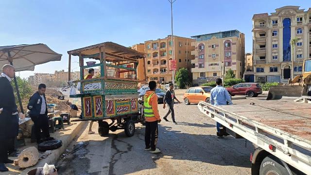 جهاز 6 أكتوبر يغلق 5مبانى ويسحب العدادات بالتعاون مع شرطة التعمير