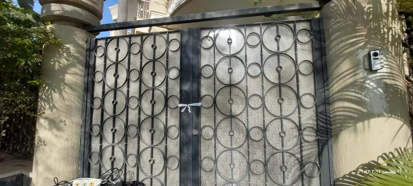 حملات يومية لإزالة الإشغالات بالقاهرة الجديدة 