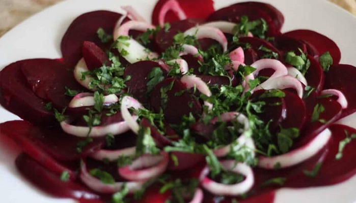 طريقة تحضير سلطة البنجر الصحية في المنزل 