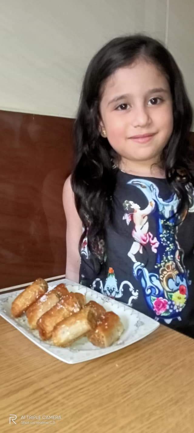 مطبخ صابرين .. جلاش بحشوه الكنافه والمكسرات  مقدمة من  ضى احمد 