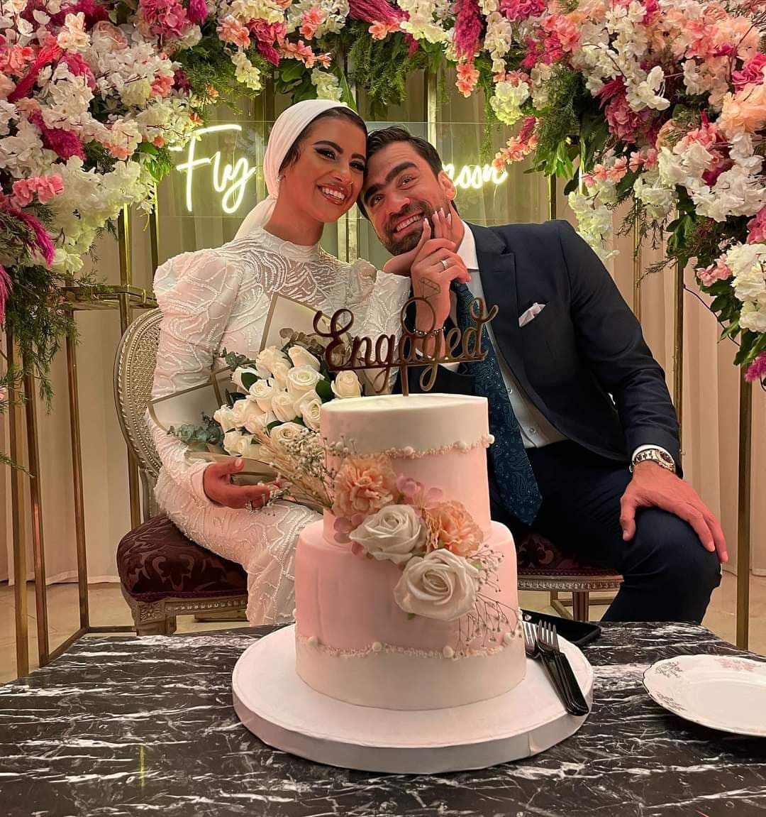 محمد مكاوي يحتفل بخطوبته على فتاة خارج الوسط الفنى