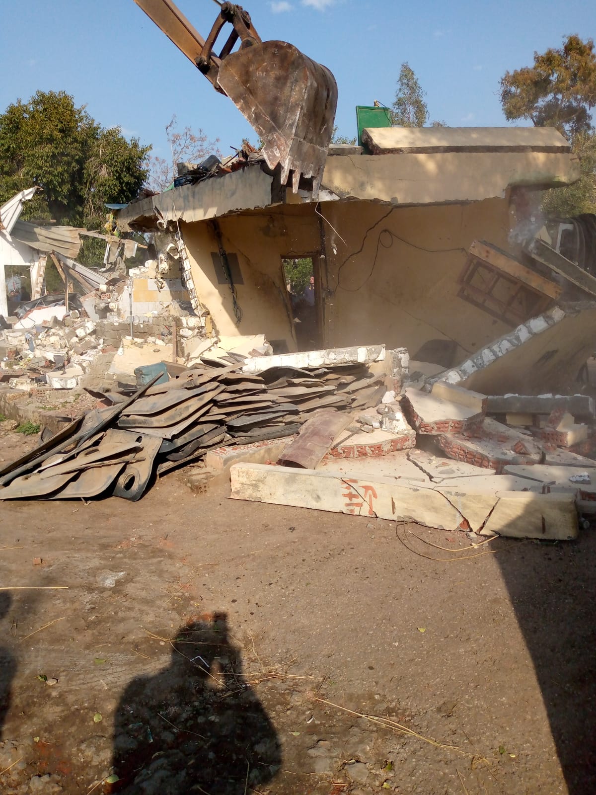 إزالة ٢١٨ حالة تعدي على أملاك الدولة ضمن الموجة ١٩ بدمياط 