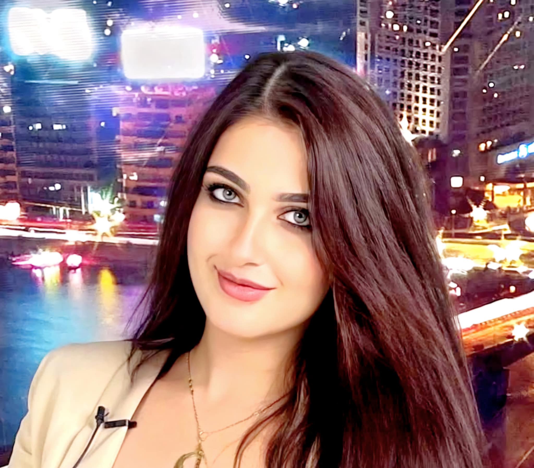 المذيعة روان أبو العنين 