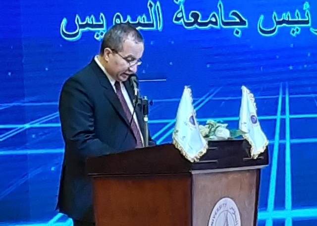 ربط التعليم بسوق العمل فى الاحتفال بكلية التكنولوجيا فى جامعة السويس.. بالصور