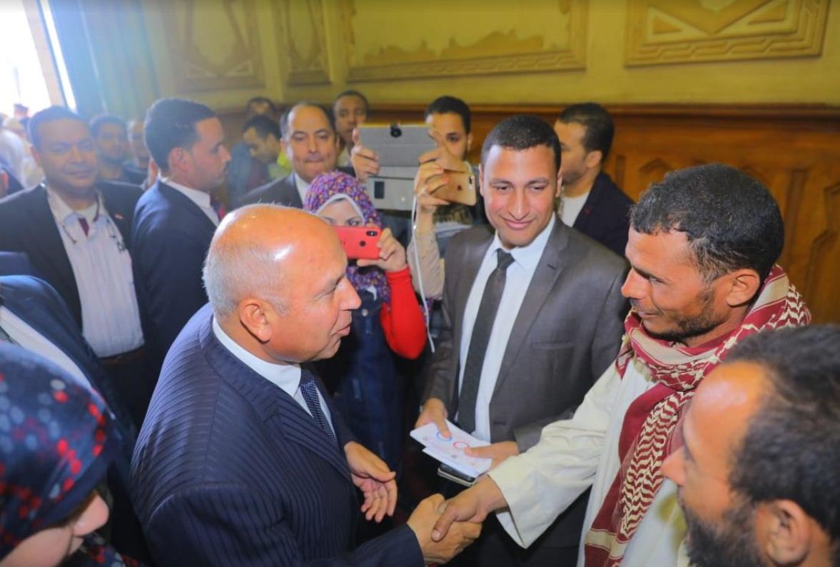 وزير النقل يتابع عمليات التصويت على التعديلات الدستورية 