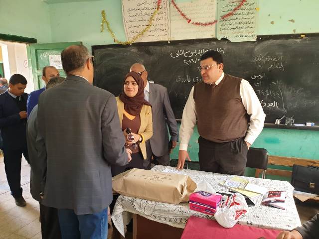 نائب المحافظ في مشتهر : مشاركة المصريين دليل علي وعي المصريين 