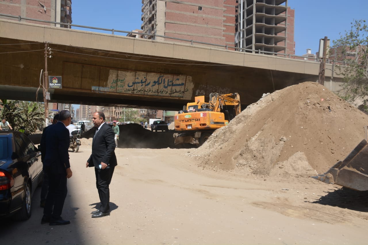     الهجان يتابع تطوير كوبرى عرابى بشبرا الخيمة والنفق اسفل 