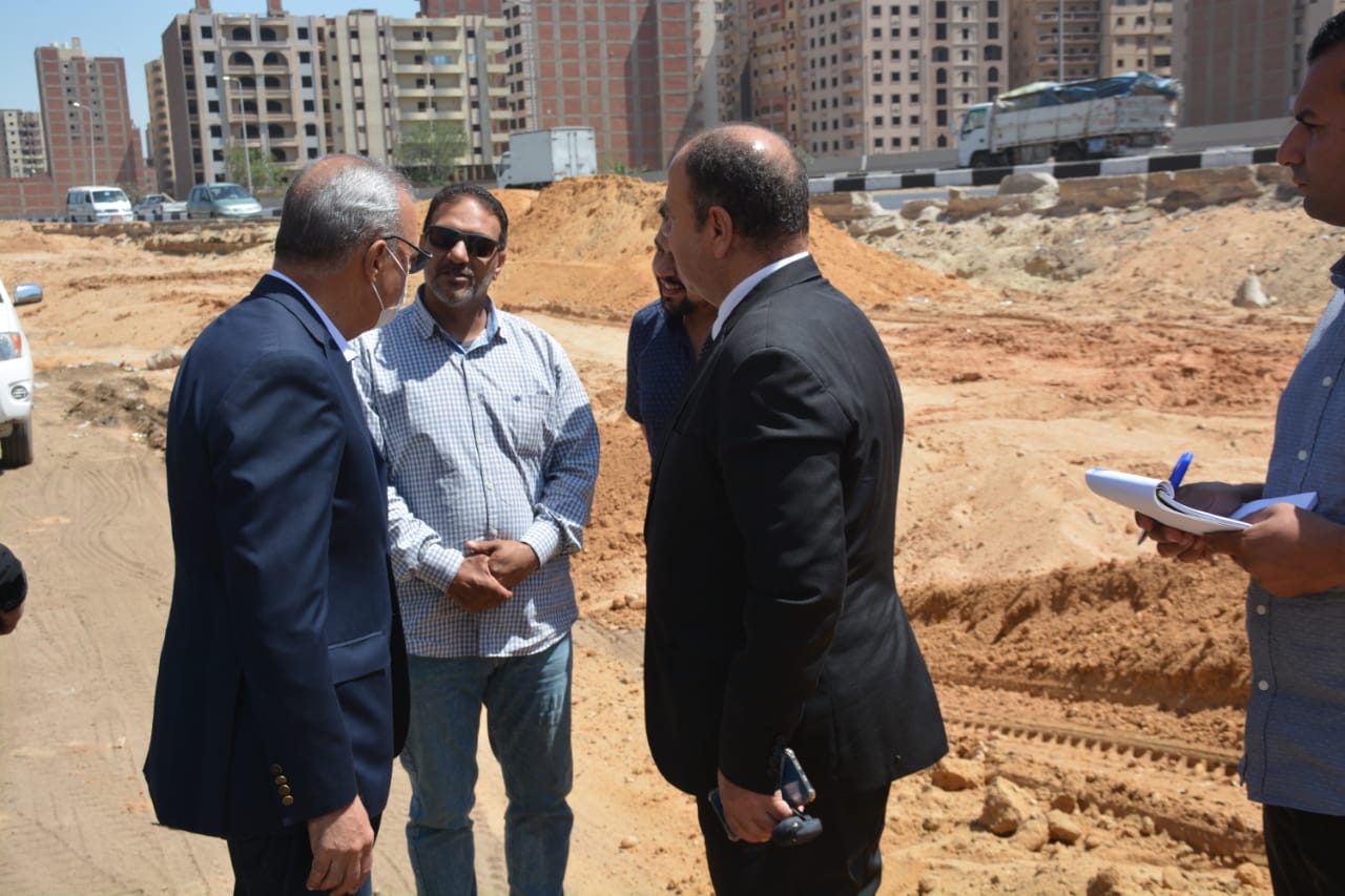     الهجان يتابع تطوير كوبرى عرابى بشبرا الخيمة والنفق اسفل 