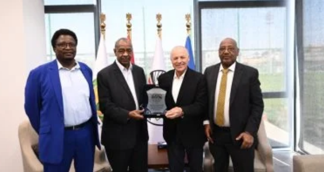 أبو ريدة يستقبل رئيس الاتحاد السوداني