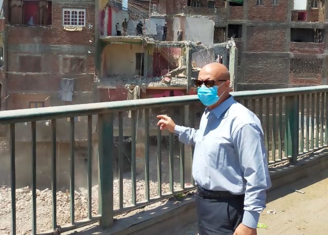 منصور يتابع إزالة العقارات المعارضة لتوسعة الدائرى شبرا الخيمة.. بالصور