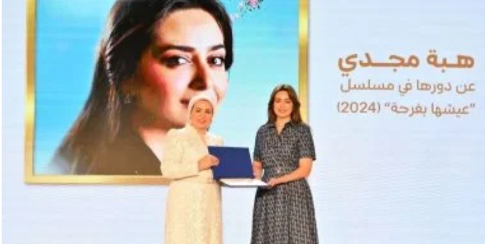 هبة مجدي وقرينة الرئيس السيسي 