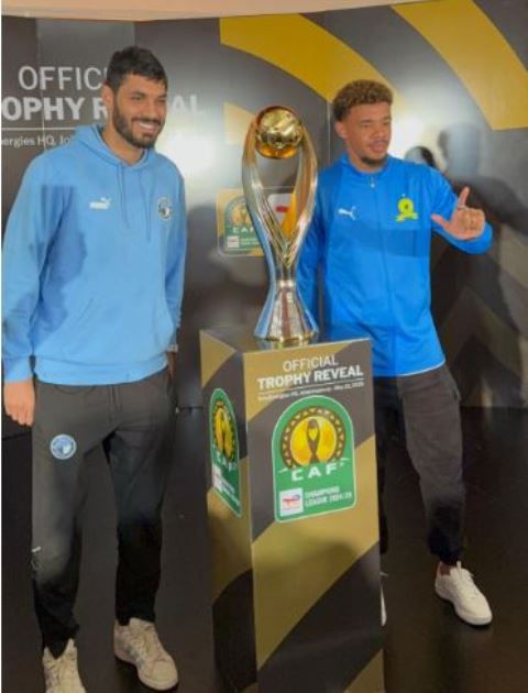  علي جبر مع الكأس