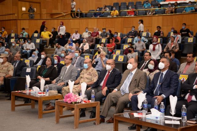محافظ أسيوط ورئيس جامعتها يشاركان هيئة الرقابة الإدارية فى الاحتفال بعيدها.. بالصور