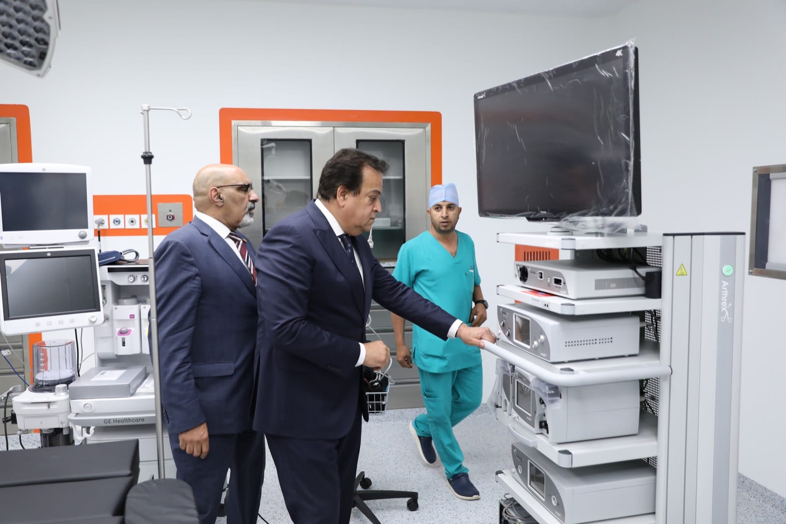 وزير الصحة يتفقد التشغيل التجريبي بمستشفى التأمين الصحي بالعاصمة 