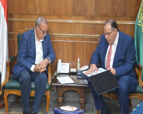 محافظ القليوبية يستقبل أعضاء البنك الزراعي 