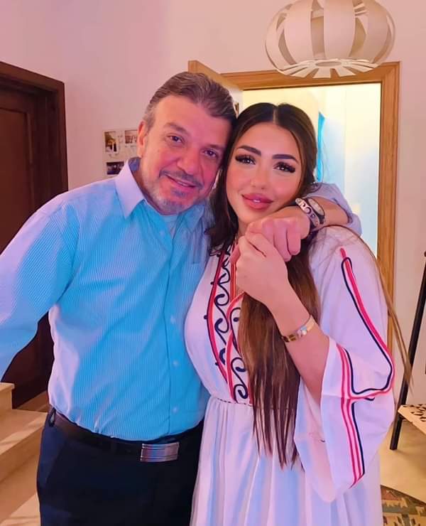 أحمد سلامة وابنته سارة 