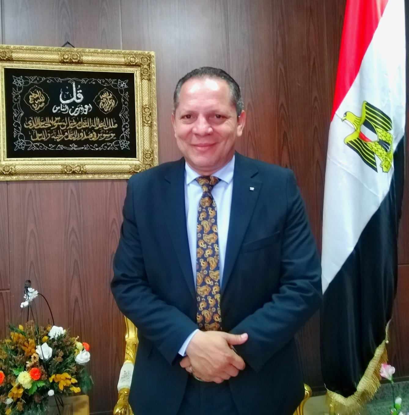 الدكتور حمدان ربيع المتولى رئيس جامعة دمياط  