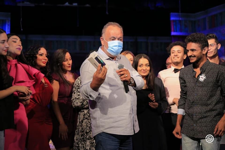 القاتل مجهول لاخر لحظه فى مسرح الجريمه بالنهار وموبايل هديه للفائز 