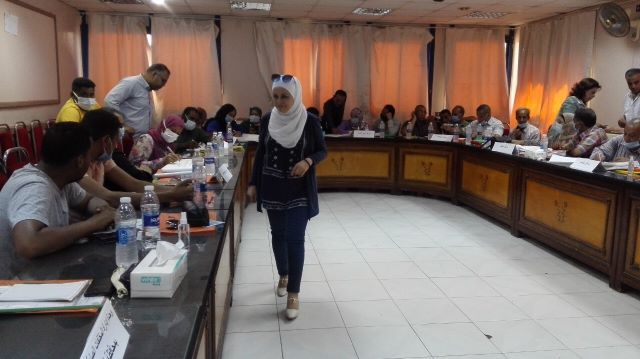 ورشة عمل للتدريب على إطلاق حملات توعية بيئية للعاملين فى قنا.. بالصور