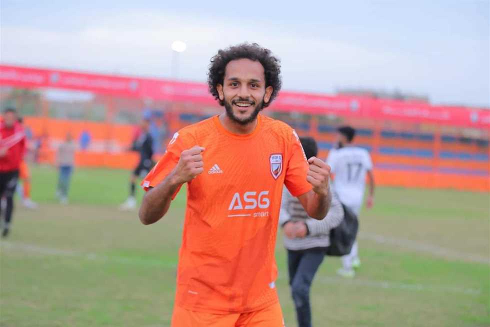 أدهم حمادة يضم لسموحة رسميًا