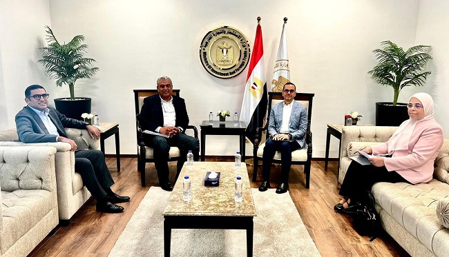 وزير الاستثمار يلتقي أعضاء المجلس التصديري للتشييد والبناء