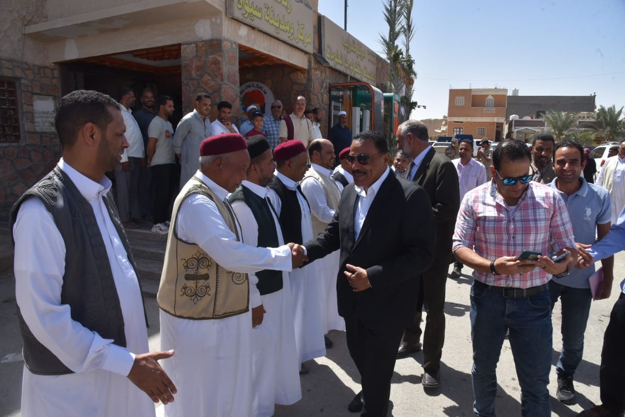 محافظ مطروح يستقبل وزير الري بسيوة 