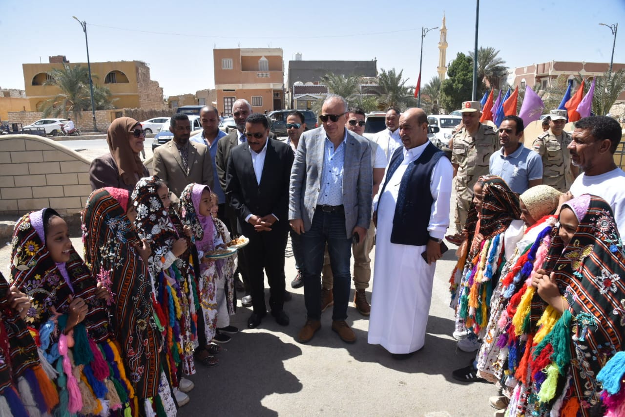 محافظ مطروح يستقبل وزير الري بسيوة 