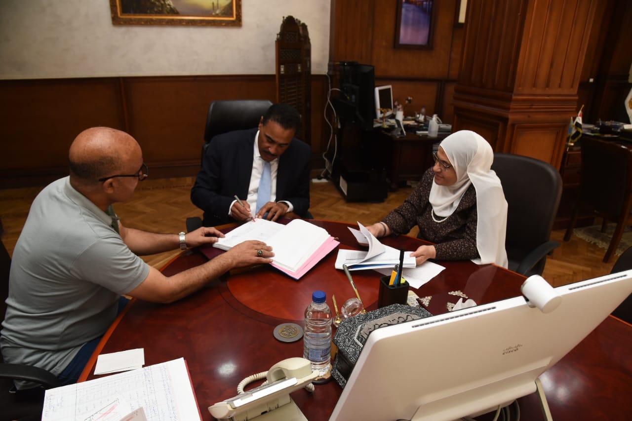 محافظ مطروح يعتمد 241 طلب تقنين مباني بمطروح 
