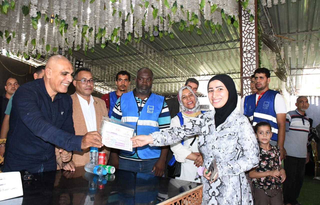 محو الامية تشارك  في (خطى) حياة كريمة ،لتوفير الكراسي المتحركة لذ