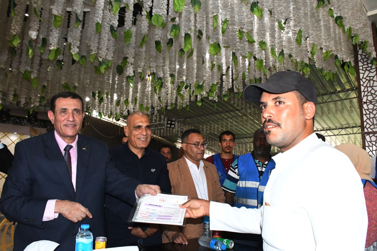 محو الامية تشارك  في (خطى) حياة كريمة ،لتوفير الكراسي المتحركة لذ