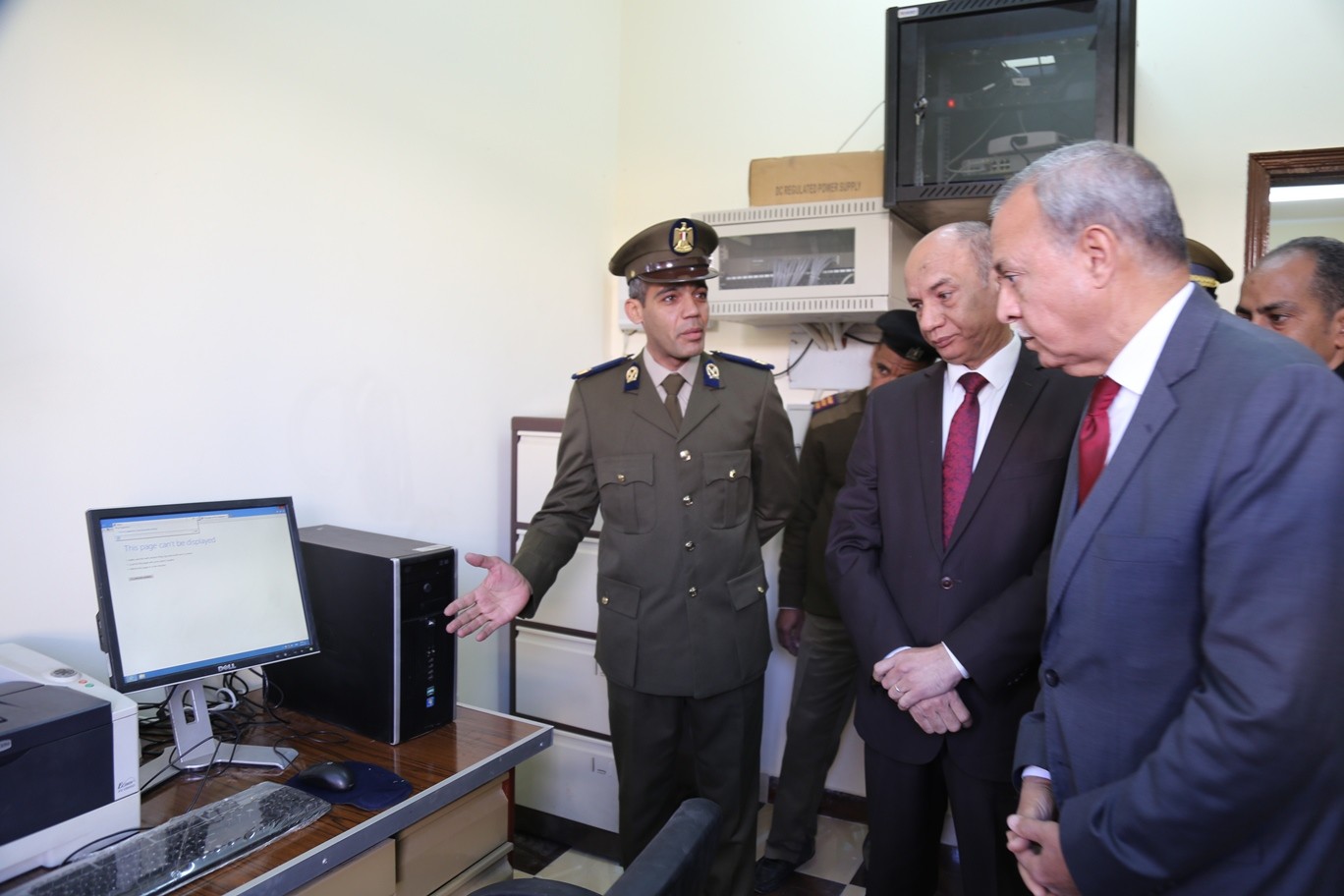 محافظ قنا ومدير الأمن يفتتحان نقطة شرطة الكلاحين الصناعية بقفط