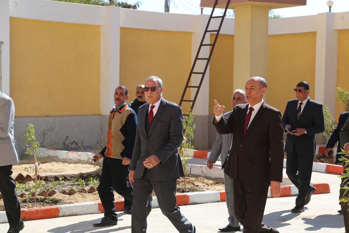 محافظ قنا ومدير الأمن يفتتحان نقطة شرطة الكلاحين الصناعية بقفط