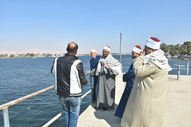 قافلة الأزهر الشريف  للدعوة  تزور شركة مياه الأقصر