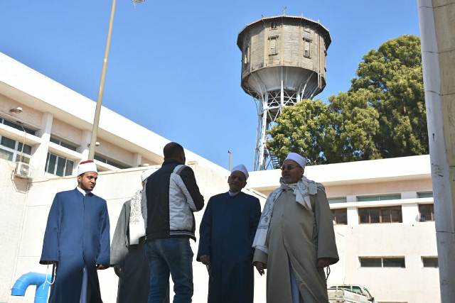 قافلة الأزهر الشريف  للدعوة  تزور شركة مياه الأقصر