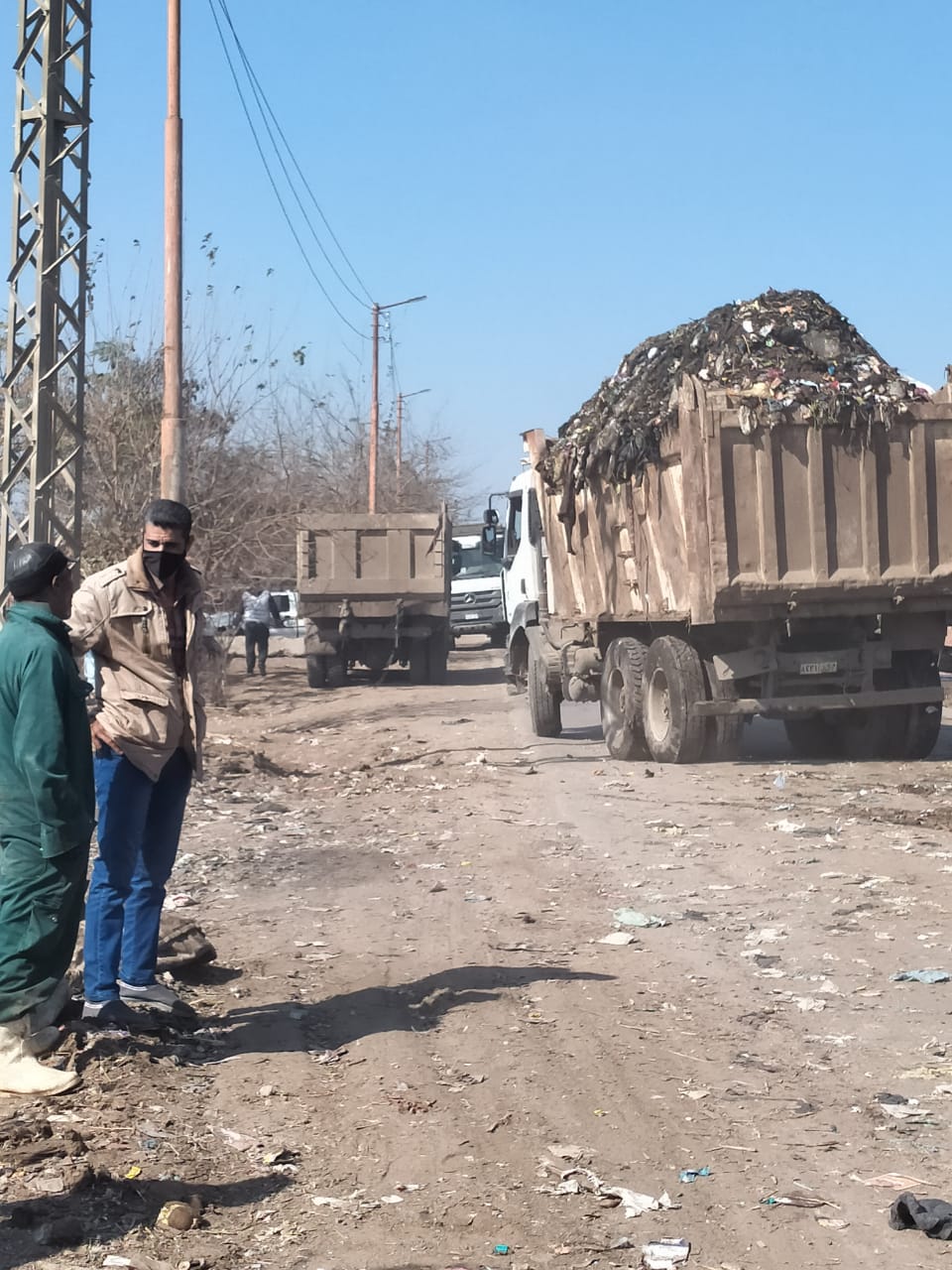 حملة مكبرة بشطانوف لرفع 72 طن قمامة وصيانة أعمدة الانارة.صور