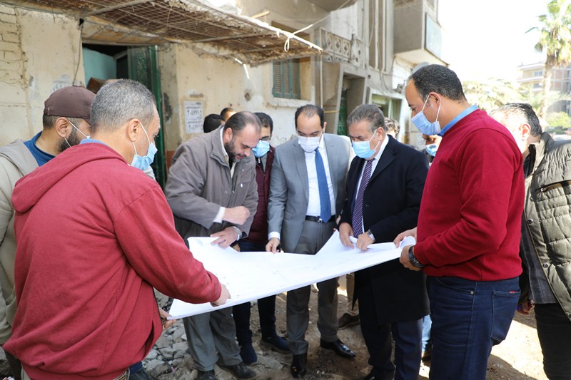محافظ المنوفية يتابع أعمال التطوير بالعزبة الغربية ويتفقد كوبري عمر أفندي.صور