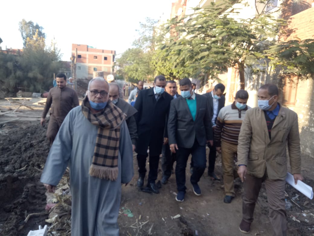 جولة تفقدية للسكرتير العام المساعد على المواقع المقترح تطويرها بأشمون .. صور