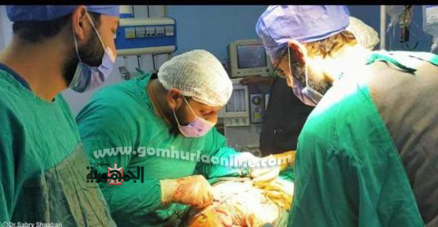 استئصال ورم من بطن شاب بمطروح يزن واحد كيلو وفتق تهتك كبدي لٱخر