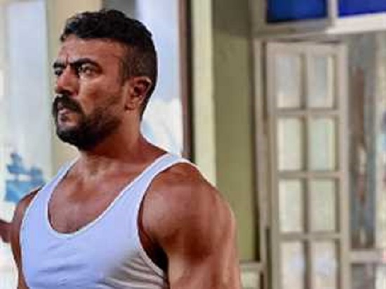 الفنان أحمد العوضي