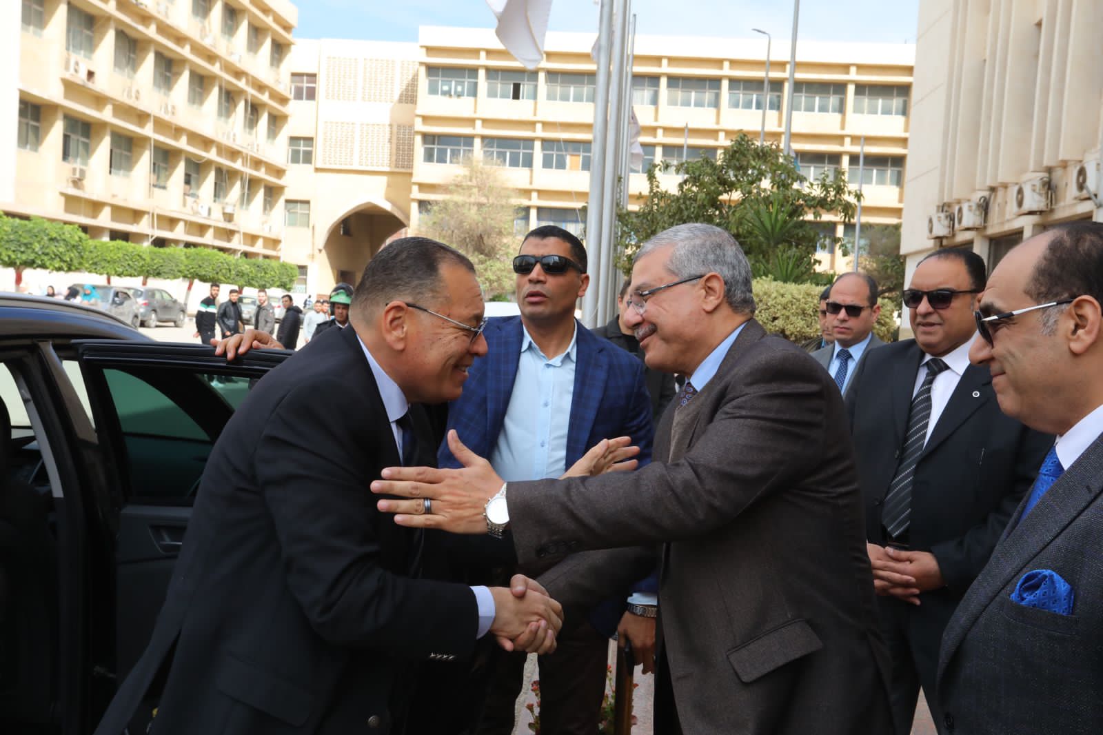 رئيس جامعة الزقازيق يستقبل محافظ الشرقية  