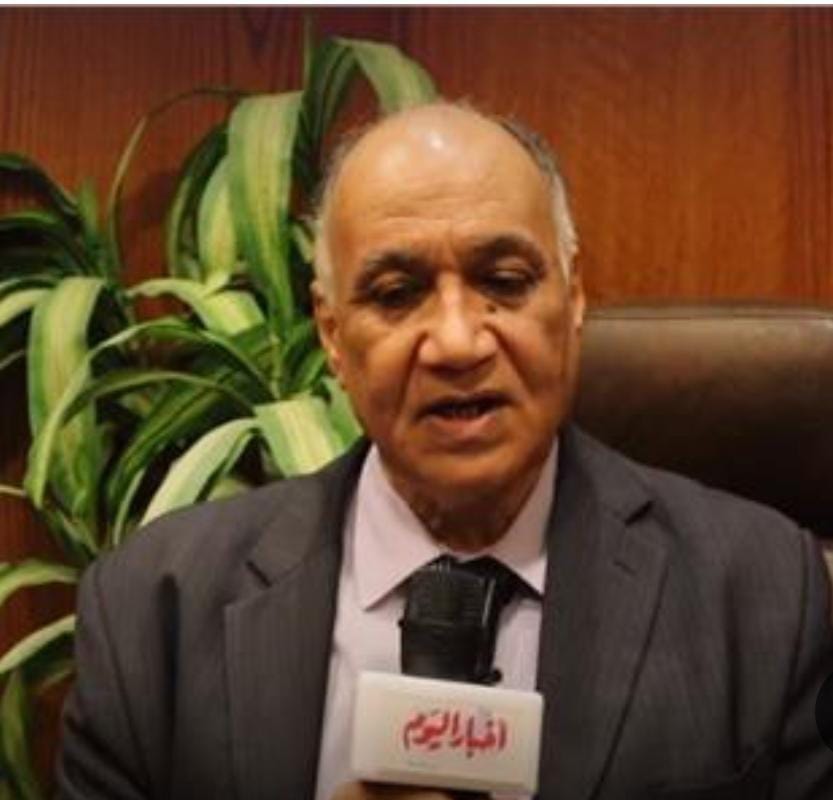الكاتب الصحفي أحمد عطية صالح