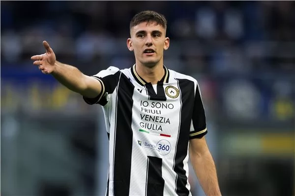 "طوله 201 سم" .. نوتنجهام يضم مهاجم نابولى 