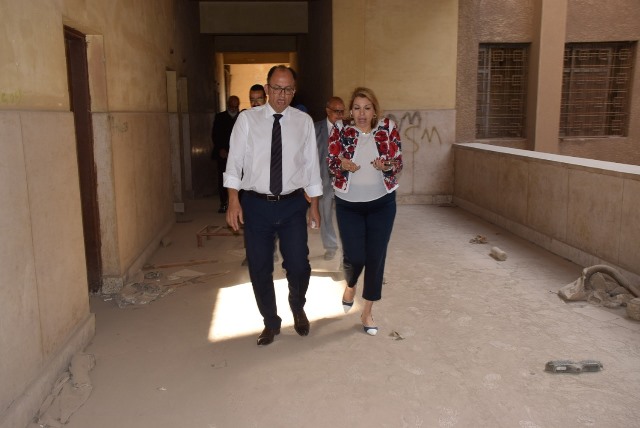 رئيس جامعة حلوان يعلن نبأ مهم عن مبانى الحرم الجامعى.. بالصور