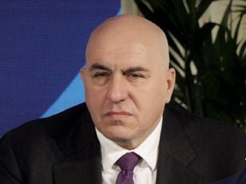 وزير الدفاع الإيطالي جويدو كروسيتو 