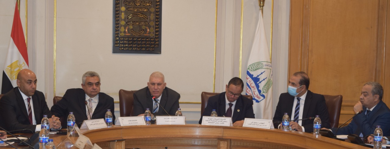 غرفة القاهرة تستضيف رئيس مصلحة الجمارك لمناقشة مقترحات التجار حول القانون الجديد